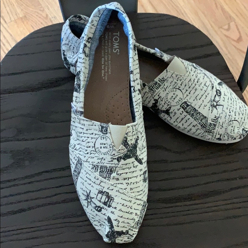 Toms Travel Print shoes - size 9